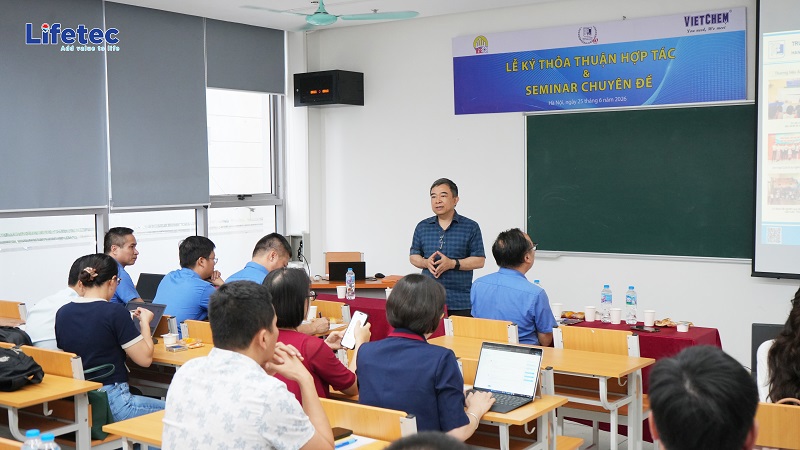 GS.TS Nguyễn Việt Anh đánh giá rất cao năng lực và định hướng thực tế của Tổng công ty VietChem cũng như Lifetec